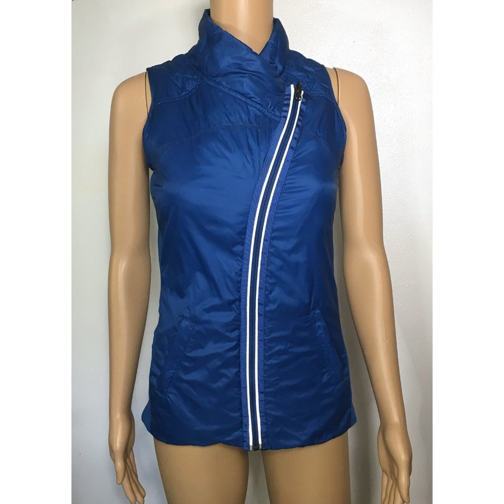 Lululemon What the Fluff Reversible Vest - Limitless Blue/White